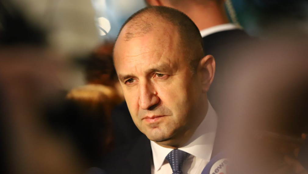 Радев за реформата в службите: Да се разберат срещу посолството ли тръгват. Ръководството на ДАНС получи наградата „Джордж Тенет” от САЩ