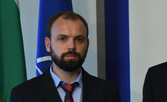 Тагарев прие оставката на Мустафа Емин: Интерпретациите надделяха над здравия разум