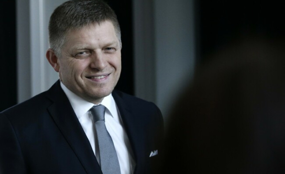 Роберт Фицо пое ангажимент да спре доставките на оръжия за Киев, ако спечели изборите в Словакия