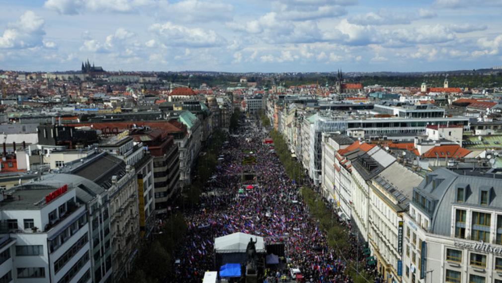 Хиляди протестираха в Прага срещу политиката на правителството и военната помощ за Украйна