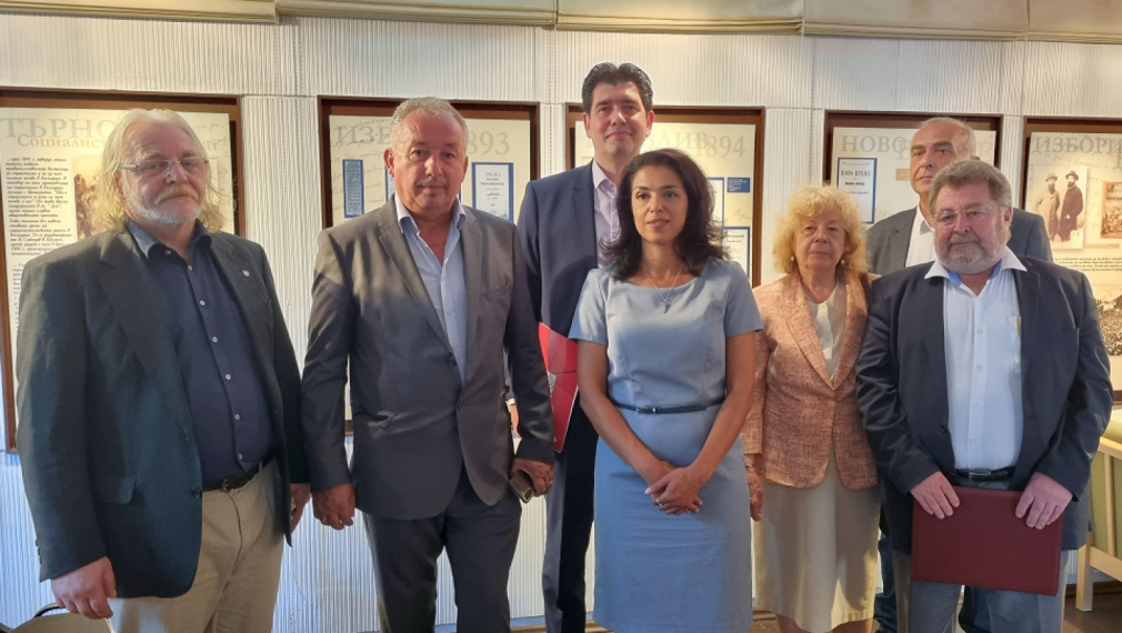 16 партии сформираха местна коалиция "БСП за България" и издигнаха Ваня Григорова за кмет на София