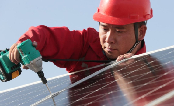 Зелената енергия в ЕС рискува да стане сериозно зависима от Китай