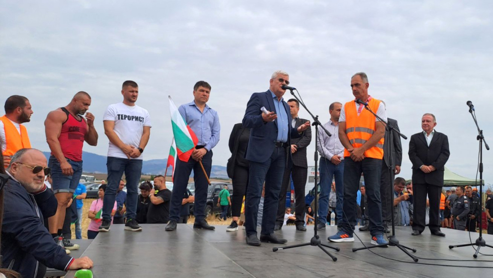 Кирил Вътев пред протестиращите земеделци: Ние сме едни от най-потърпевшите заедно с още четири фронтови държави