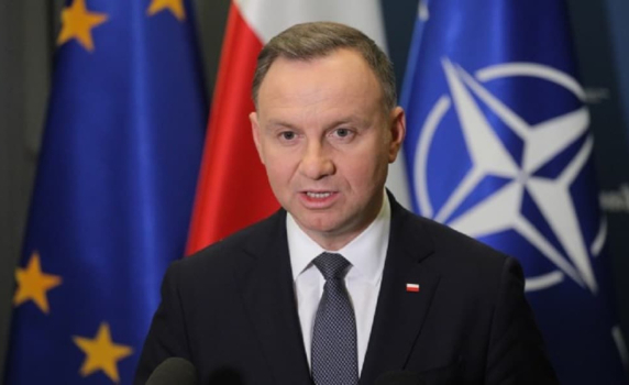Полският президент сравни Украйна с удавник, който влече спасителя си към дъното