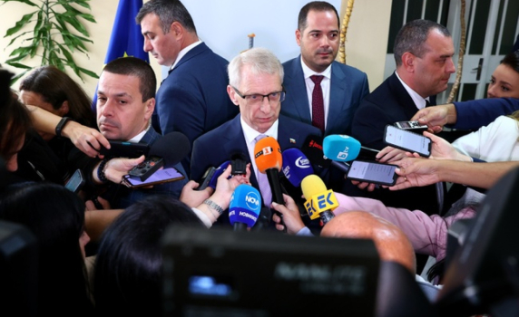 Денков: Руската църква трябва да стои отворена. Организацията е от страна на Българската православна църква