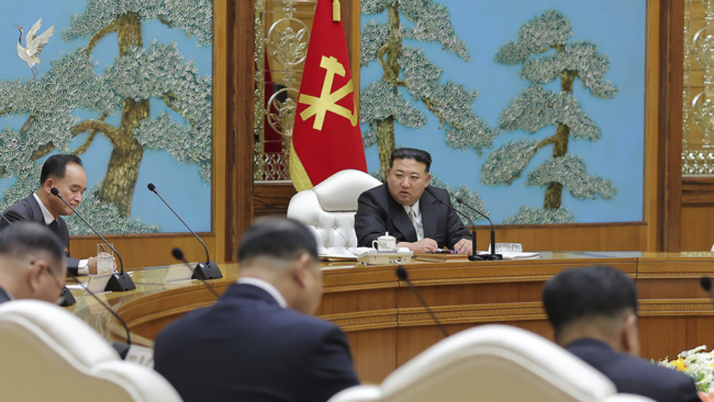 Северна Корея записа ядрения си статут в конституцията си