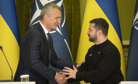 Шефът на НАТО: Украинските сили постепенно набират сила