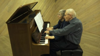 90-годишна двойка изпълнява Actus Tragicus на Бах