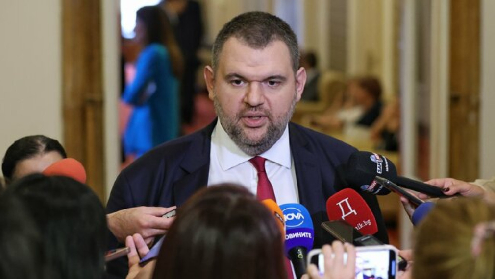 Пеевски скастри Асен Василев: Да се придържа към постигнатите споразумения и да не говори обратното пред медиите