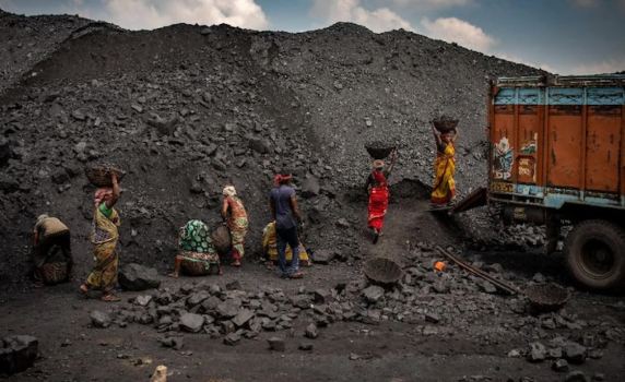 В Индия: Производството на въглища нараства с 83% в най-голямата енергийна компания