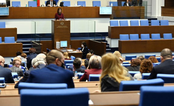Парламентът прие споразумението със синдикатите, протестиращите вдигат блокадата на АМ "Струма"