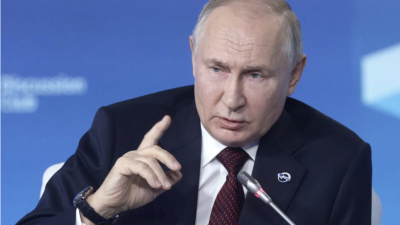 Руският президент Владимир Путин нарече отвратително това че Владимир Зеленски аплодира