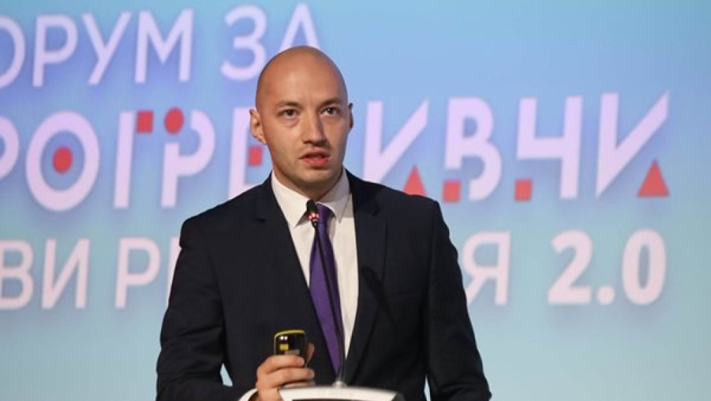Димитър Ганев, "Тренд": Половината от хората между 18-29 години биха емигрирали от България