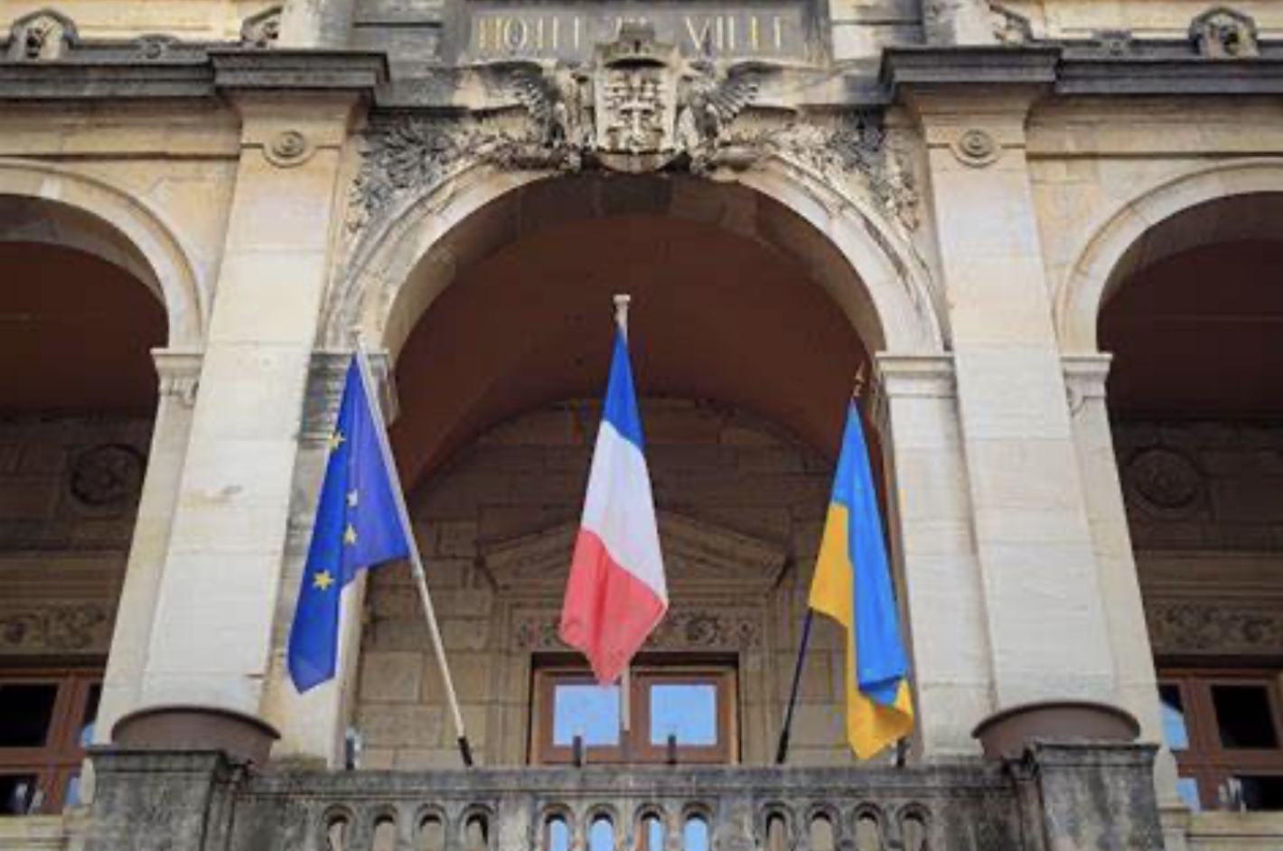 Френски град свали знамето на Украйна след думите на Зеленски за Армения и подкрепата му за Илхам Алиев