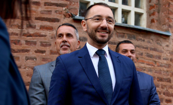 Хекимян: Няма да работя с екипа на Фандъкова