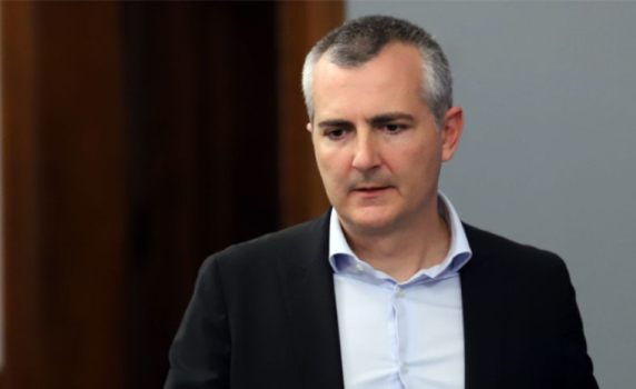 Министър, чието име никой не знае: Няма значение кога си тръгвам
