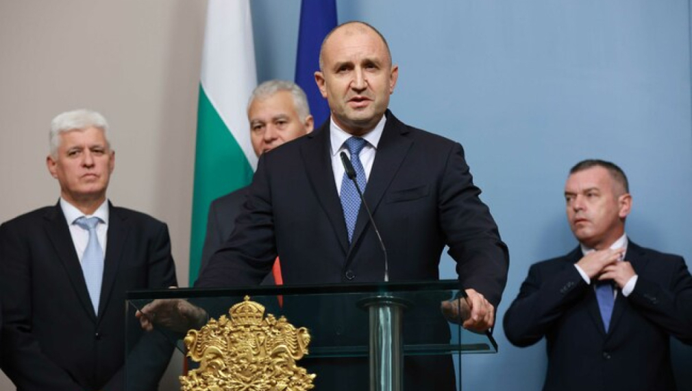 Радев: Няма пряка заплаха за националната сигурност. Поздравявам правителството за бързата реакция за връщане на сънародниците ни от Израел