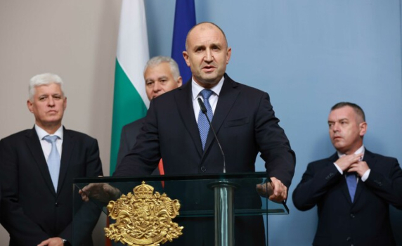 Радев: Няма пряка заплаха за националната сигурност. Поздравявам правителството за бързата реакция за връщане на сънародниците ни от Израел