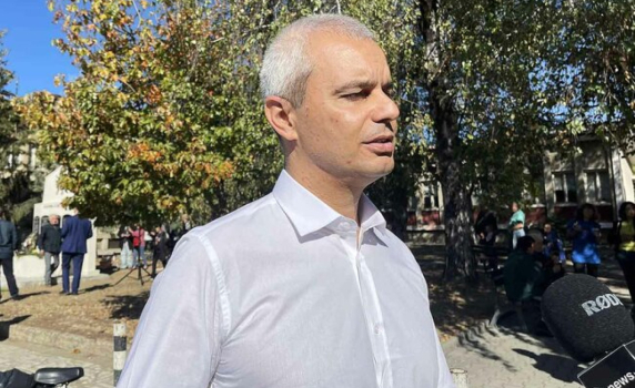 Костадинов: Заедно с българската енергетика бяха погребани 27 хил. работни места