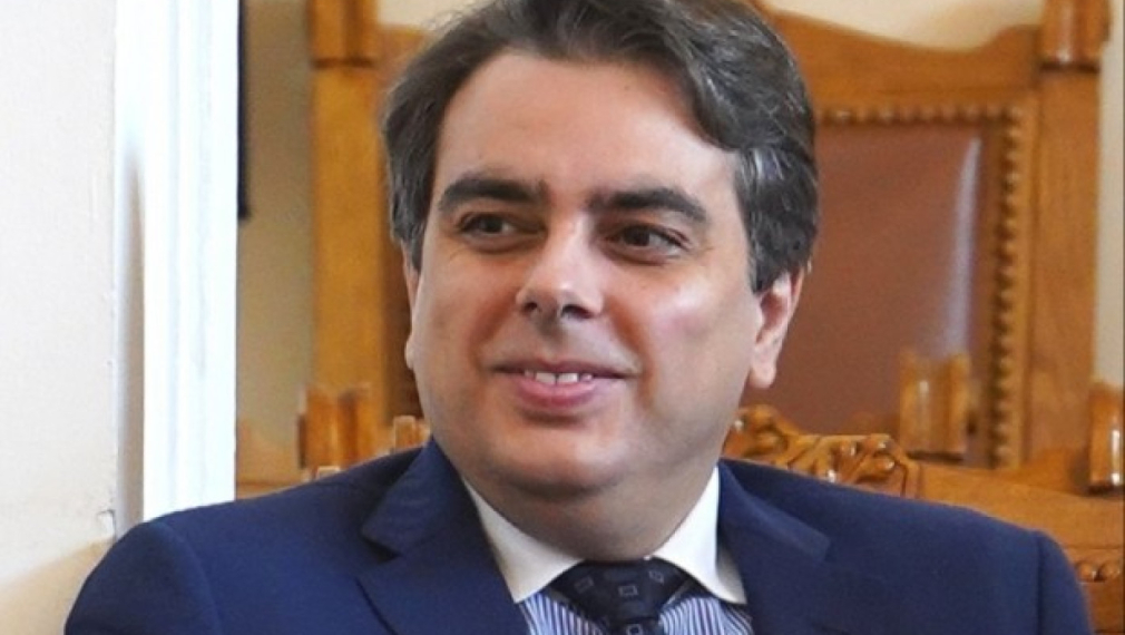 МФ предлага сериозно увеличение на данъците и осигуровките върху гражданските договори от 2024 г.