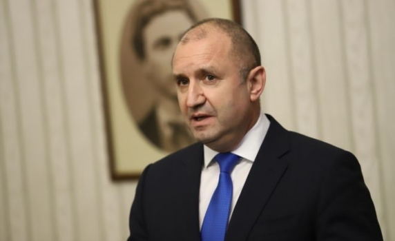 Радев: Имаме скрито управление по сценарий на запис. „Лукойл” е показател за това