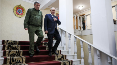Завръщайки се от Перм руският президент Владимир Путин посети щаба
