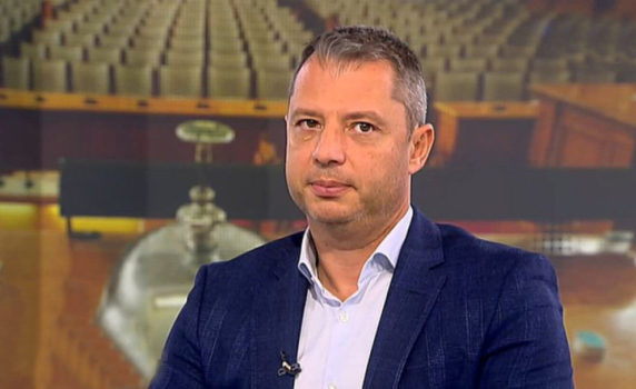 Добрев: Защо Денков и Василев са против да падне дерогацията на "Лукойл"? Чувам, че заради едни 5 млн. евро на месец
