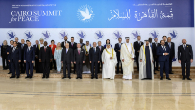 Обща снимка на участниците в срещата на върха за мир