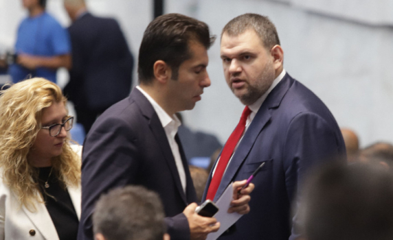 Пеевски предупредил ПП: Ако не ни подкрепите, влизате с БСП, "Възраждане" и ИТН в коалицията "Путин"