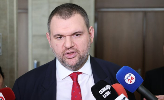 Пеевски: Премиерът да докладва писмено на Парламента казуса “Лукойл”