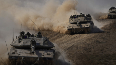 Израел се съгласи да отложи нахлуването в Газа засега така