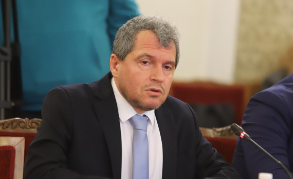 Тошко Йорданов: Министър Йоловски призна, че натискът бил поръчки за 640 млн. лв. да отидат в едни хора