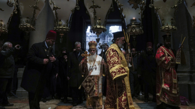 Йерусалимският православен патриарх Теофил Трети осъди днес израелските бомбардировки по културен център