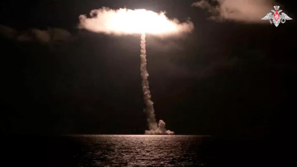 Руската атомна подводница "Император Александър Трети" успешно изстреля балистична ракета "Булава"
