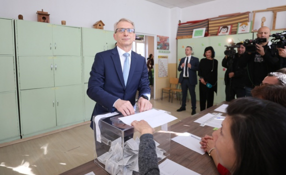 Денков: Хора, излезте и гласувайте! Ако не излезете вие, ще излязат другите и те ще решат кой да управлява