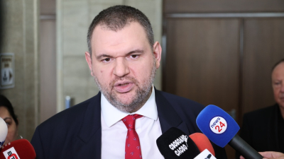 Председателят на парламентарната група на ДПС Делян Пеевски коментира поредните