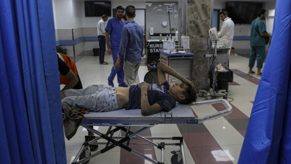 Стотици пациенти бяха евакуирани от болница "Аш Шифа" в Газа, но вътре вероятно има още хора