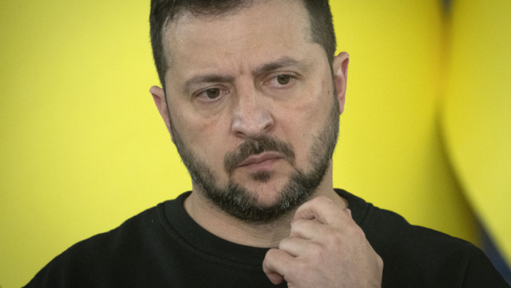 Зеленски: Тежко време, тежка отбрана на фронтовете