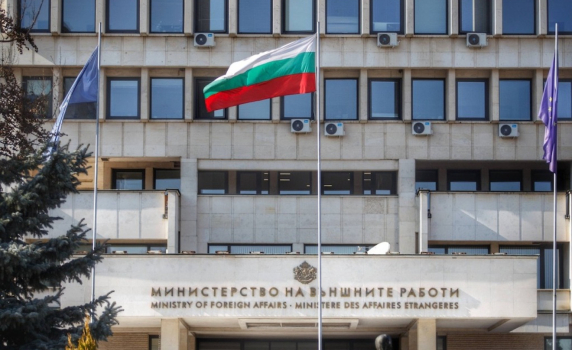 МВнР: Разрешено е прелитане на самолета на Лавров след искане от Скопие