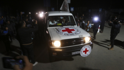 Конвой на Международния комитет на Червения кръст с освободени от