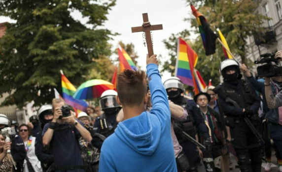Върховният съд на Русия призна ЛГБТ движението за екстремистко