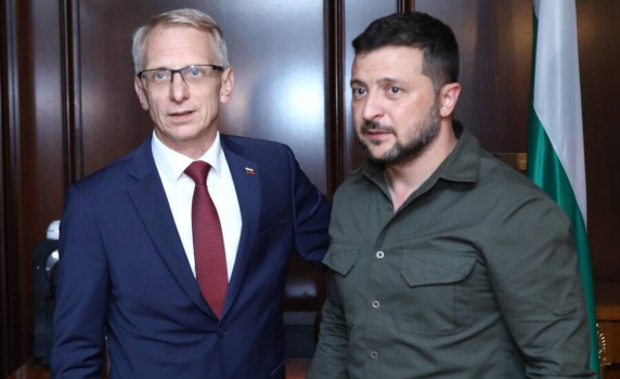 Зеленски е поискал още оръжия от България