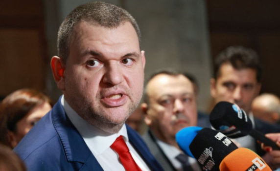 Пеевски: Ще бъде поискана оставката на шефа и зам.-шефа на НЗОК