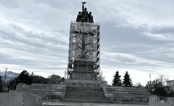 Общинарите от ГЕРБ искат незабавно преместване на Паметника на Съветската армия