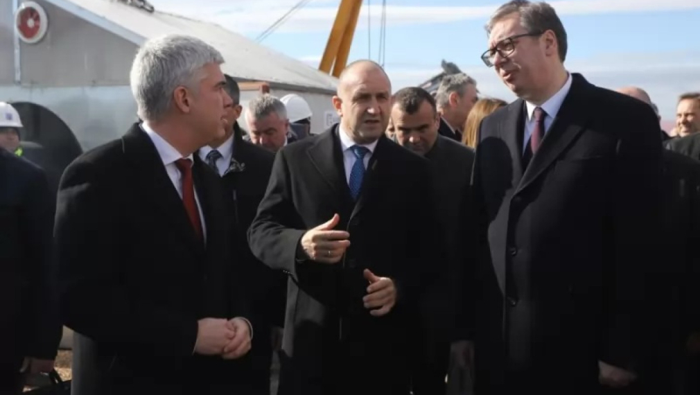 На церемония в Ниш президентите на Сърбия и България -