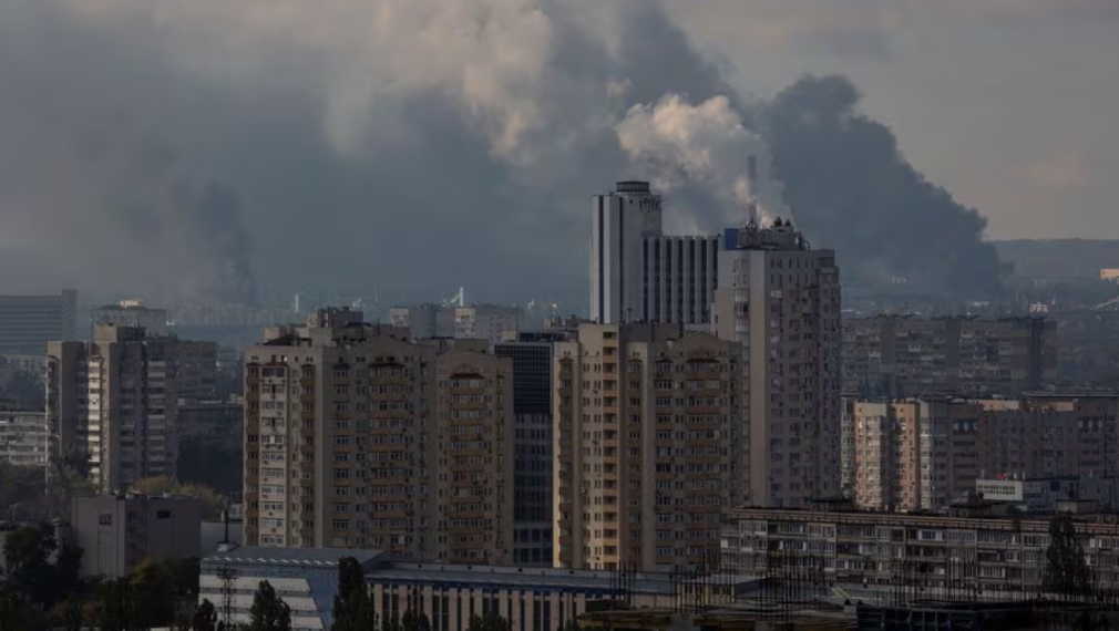 Русия удари Киев с балистични ракети и безпилотни апарати