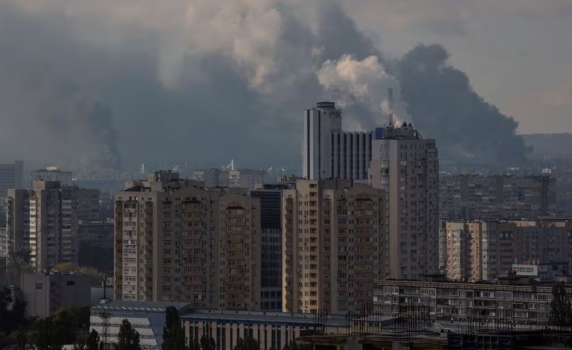 Русия удари Киев с балистични ракети и безпилотни апарати