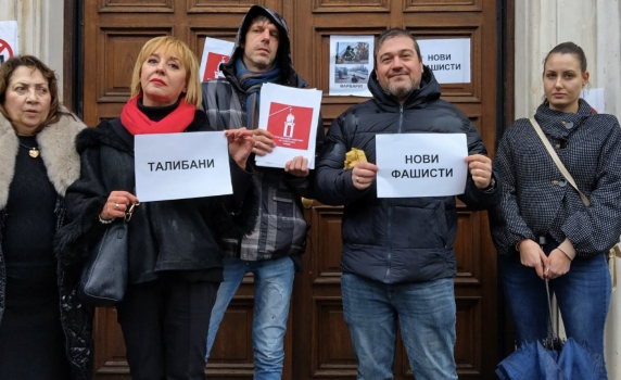 Мая Манолова: Управляват ни нови фашисти