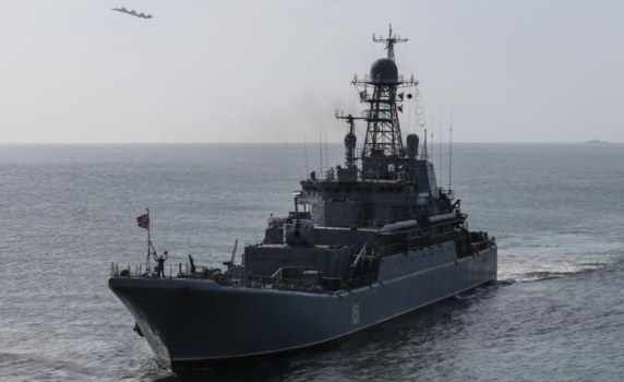 Руският десантен кораб "Новочеркаск" е бил поразен от Украйна в Черно море