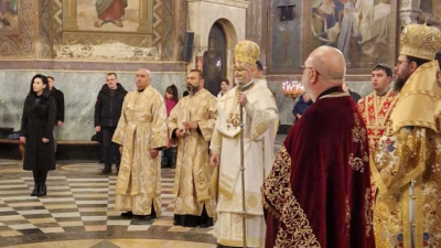 Започна Света Василиевата литургия в катедралния храм Св Александър Невски
